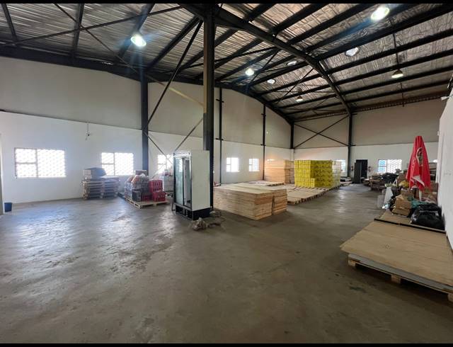 320M² WAREHOUSE TO LET IN SUNDERLAND RIDGE